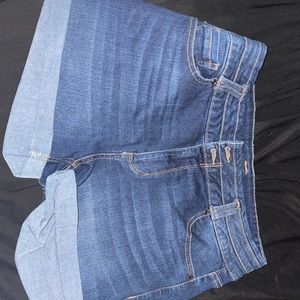 Blue spice jean shorts, size 11